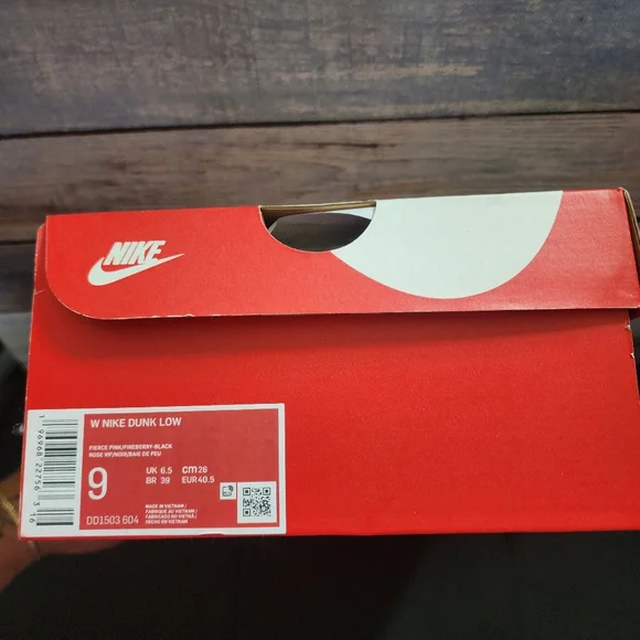 Nike Dunk Low Womens - Picture 4 of 4